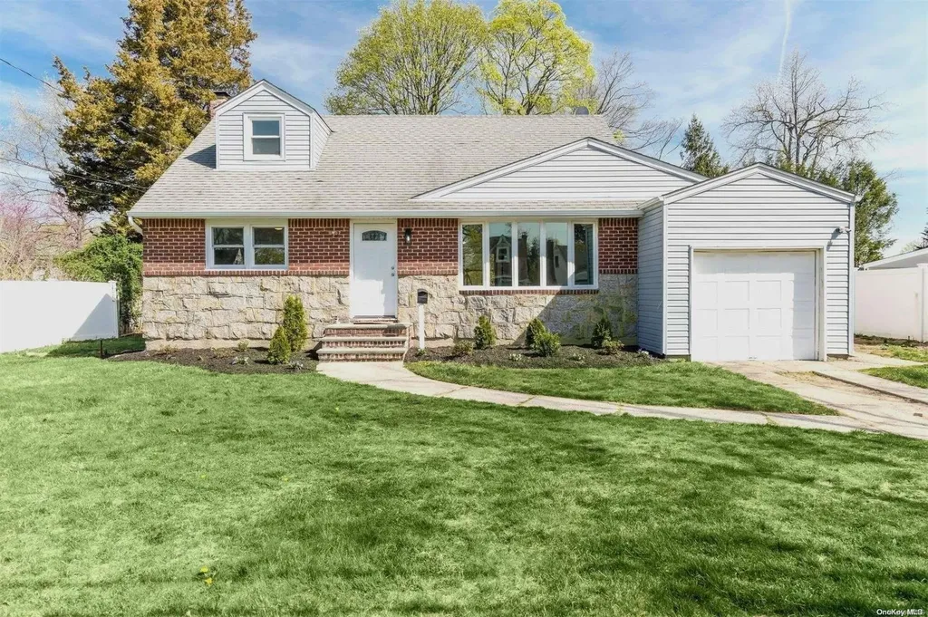 3 Coleridge Place Greenlawn NY 11740
