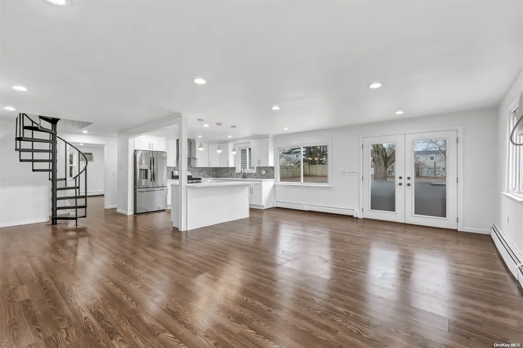 980 Gardiner Drive Bay Shore NY 11706