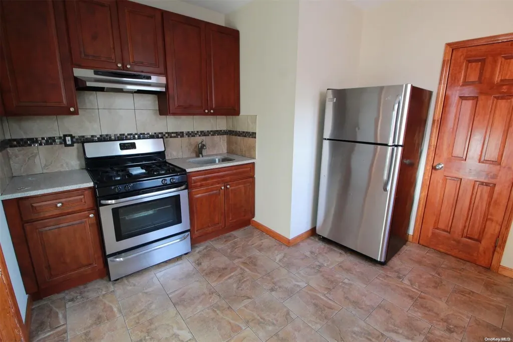 17-01 Gates Avenue Flushing NY 11385