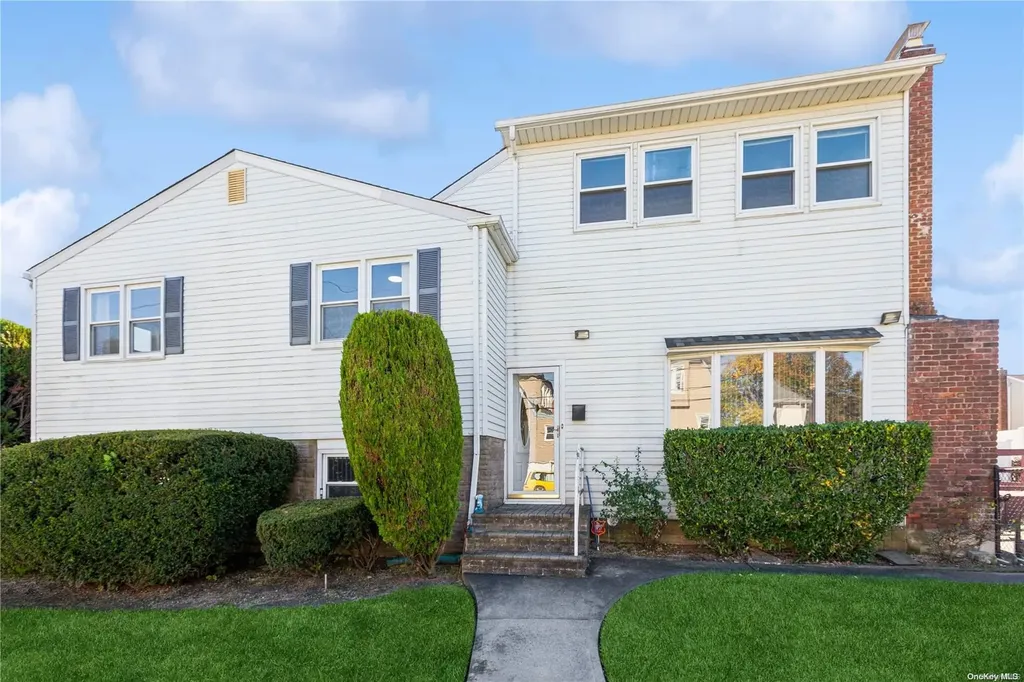 3386 Weidner Avenue Oceanside NY 11572