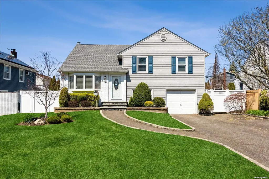 3681 Sarah Drive Wantagh NY 11793