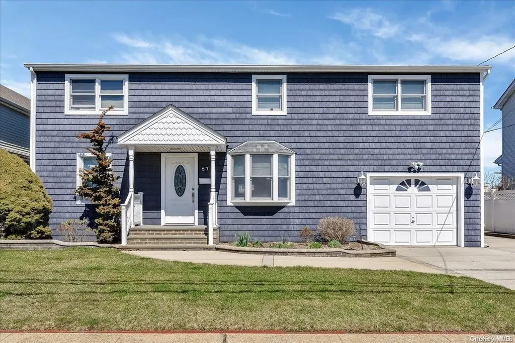 67 Jefferson Place Massapequa NY 11758