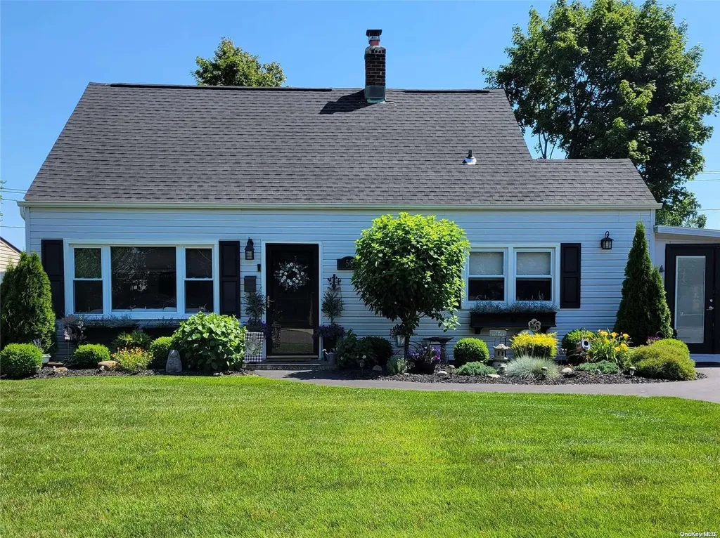50 Birch Lane Levittown NY 11756