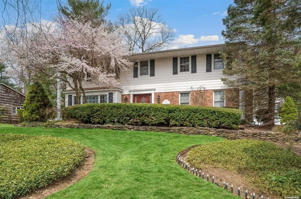 19 Sarah Drive Dix Hills NY 11746
