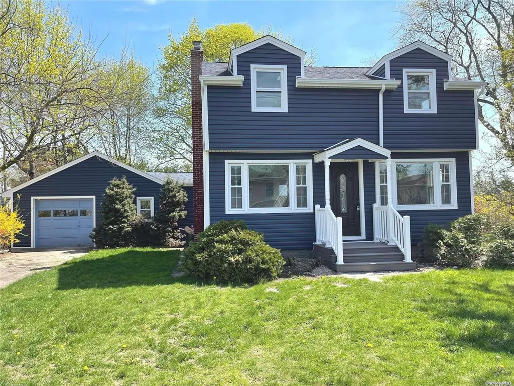 23 Osceola Avenue Deer Park NY 11729