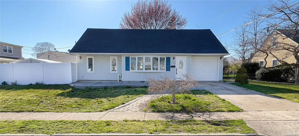 569 Arrandale Road Bethpage NY 11714