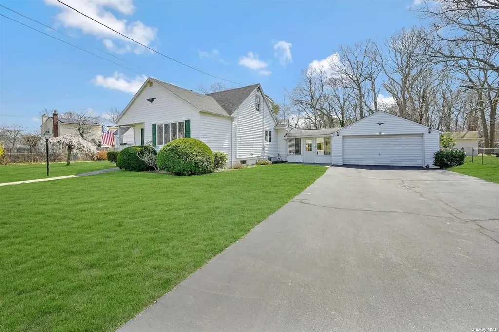 86 Peeker Avenue Mastic Beach NY 11951