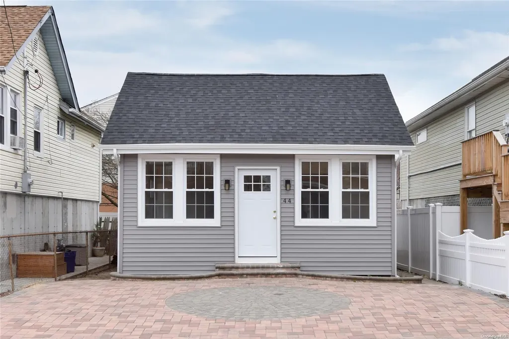 44 West Boulevard East Rockaway NY 11518