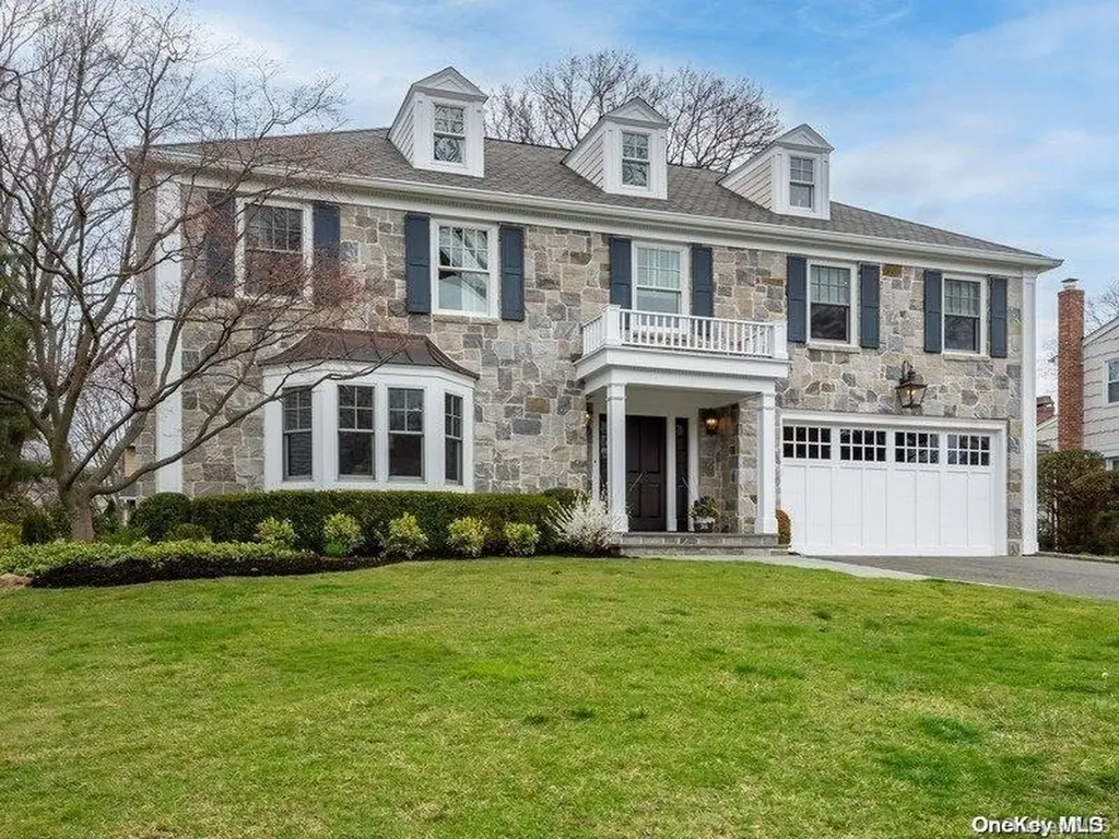 35 Colony Lane Manhasset NY 11030