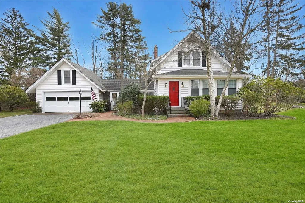73 Elm Avenue Smithtown NY 11787