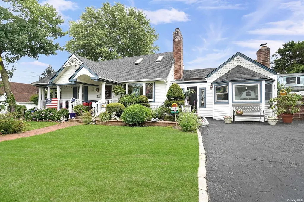 7 Dawes Avenue Syosset NY 11791