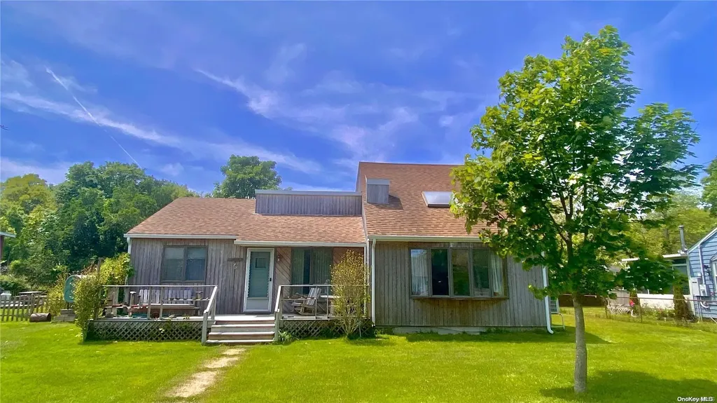 86 Lafayette Drive Mastic Beach NY 11951