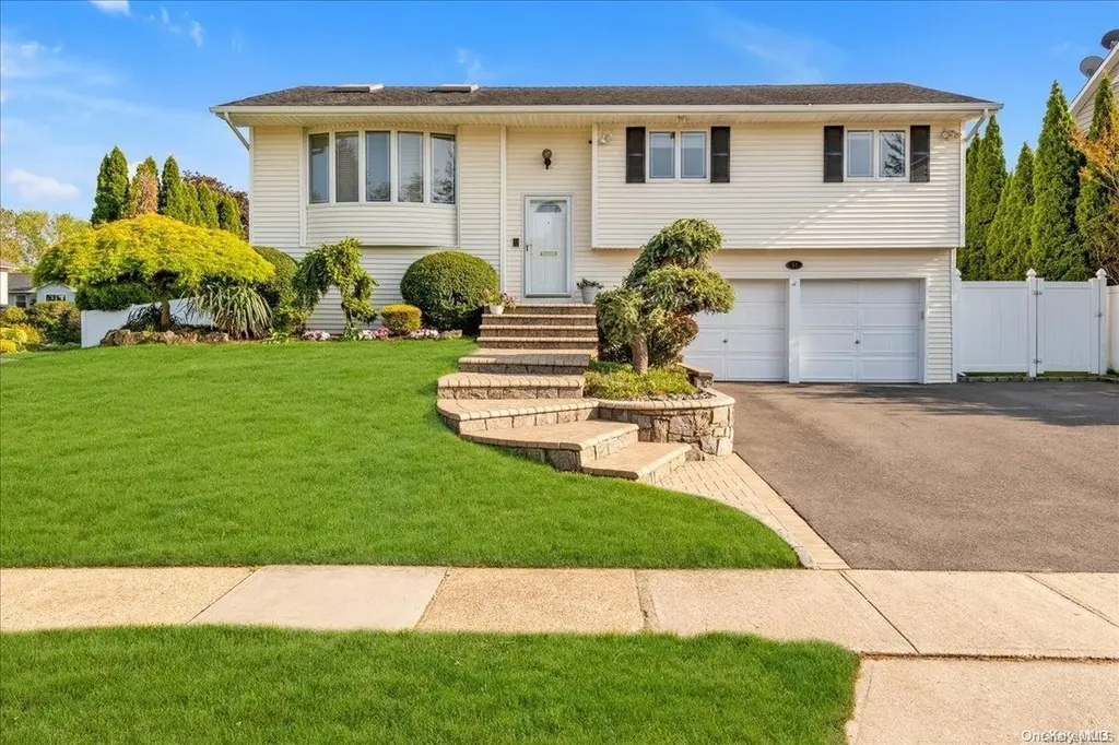 51 Chenango Drive Jericho NY 11753