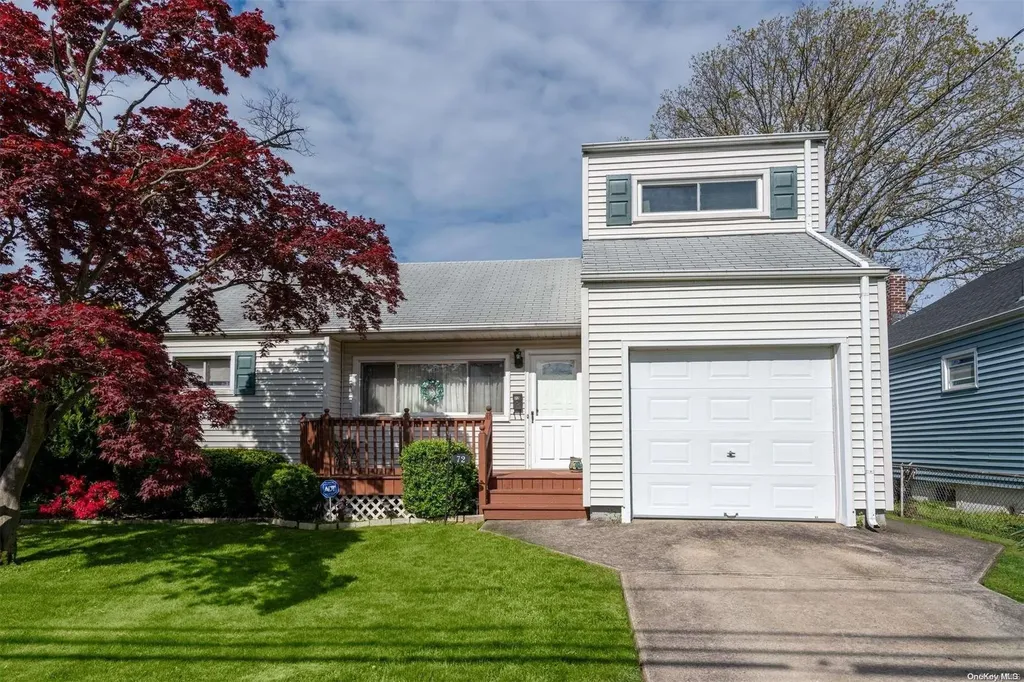 72 Wright Avenue Deer Park NY 11729