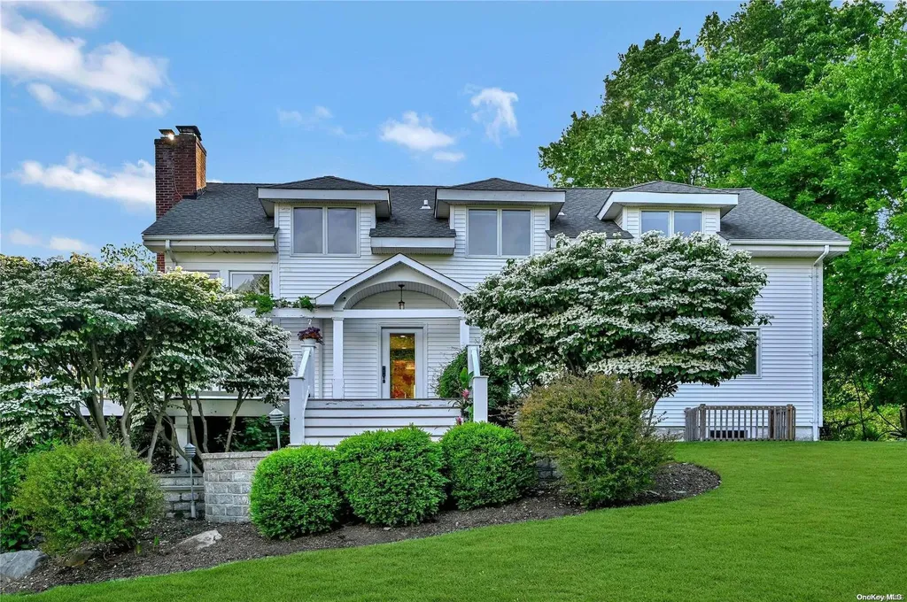 9 Johns Road Setauket NY 11733