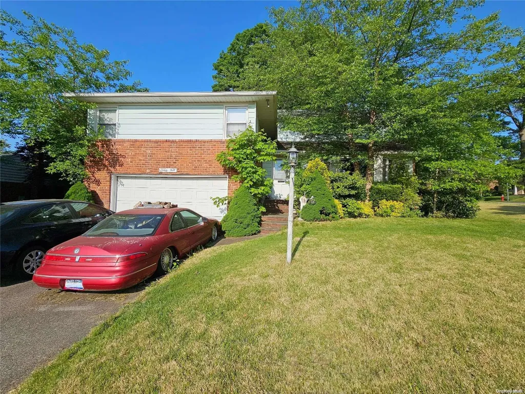 23 Duke Drive New Hyde Park NY 11040