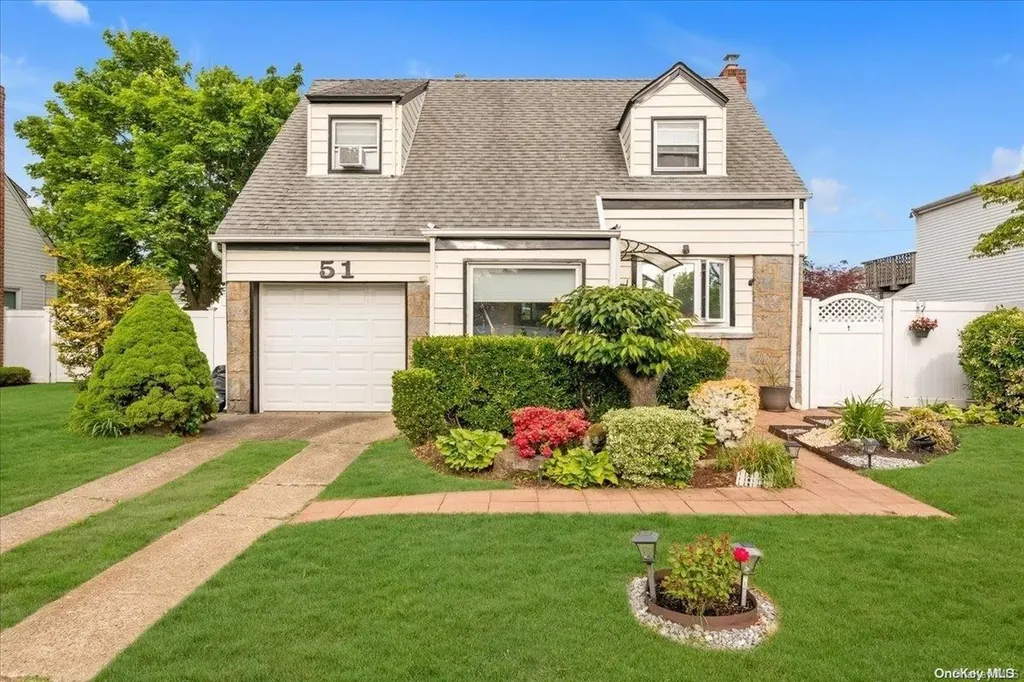 51 Cedarlawn Boulevard Valley Stream NY 11580