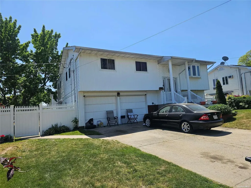 126 Louisiana Avenue Bay Shore NY 11706