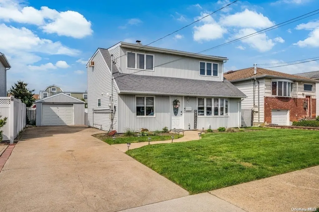 49 Harrison Place Massapequa NY 11758