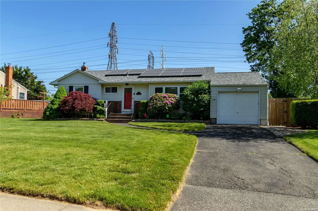 25 Laurinda Drive Commack NY 11725
