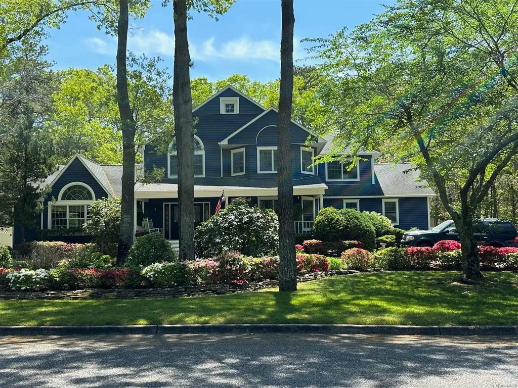 4 Bridle Path Manorville NY 11949