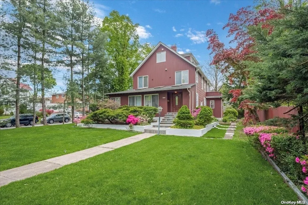 216 Schenck Avenue Great Neck NY 11021