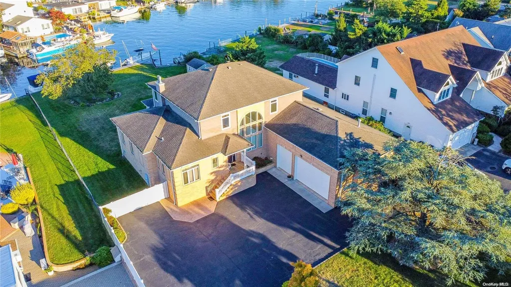 291 Willetts Lane West Islip NY 11795