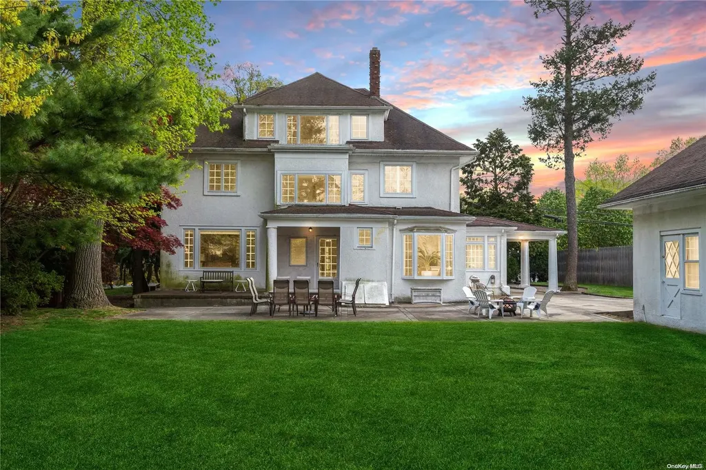 55 Wright Avenue Malverne NY 11565