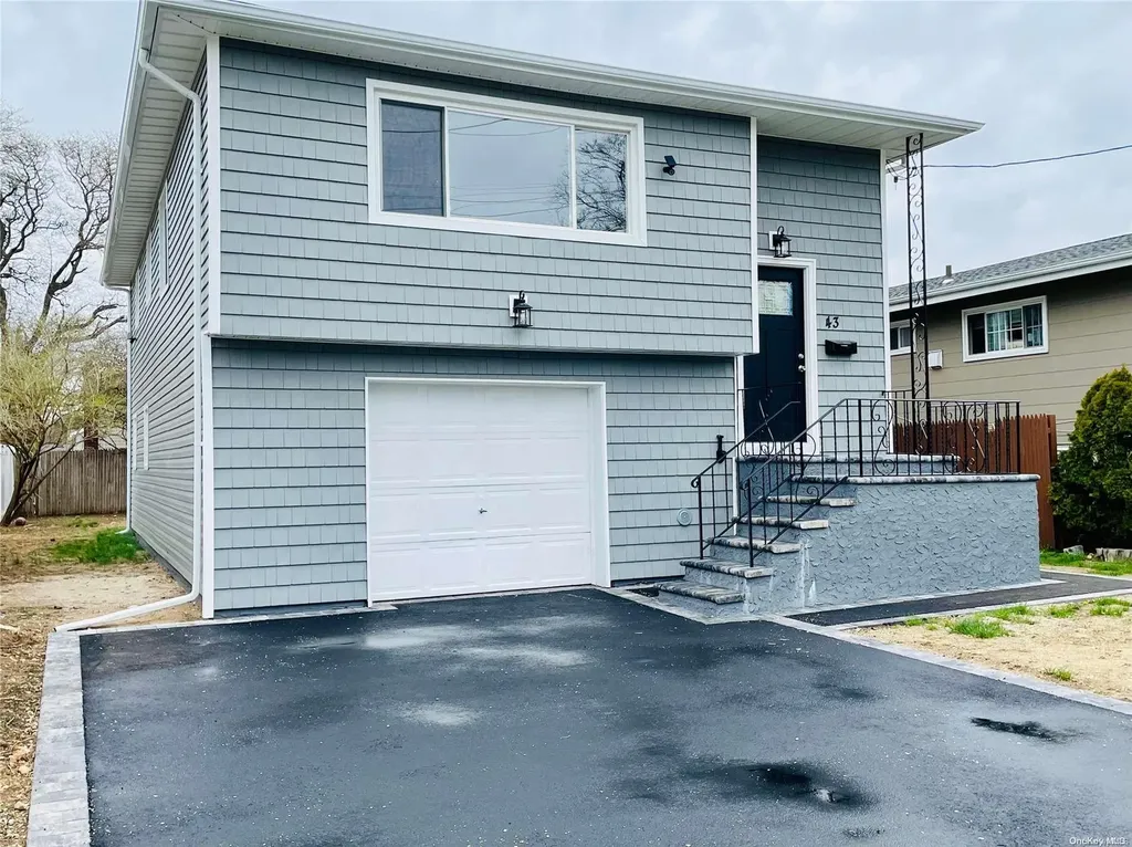 43 3rd Avenue Westbury NY 11590