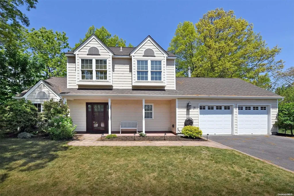 31 Pine Road Coram NY 11727