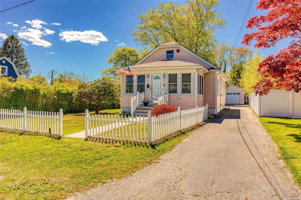 92 Avery Avenue Patchogue NY 11772