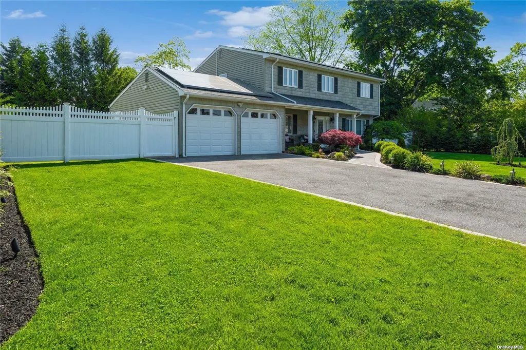 9 Sagamore Lane Dix Hills NY 11746