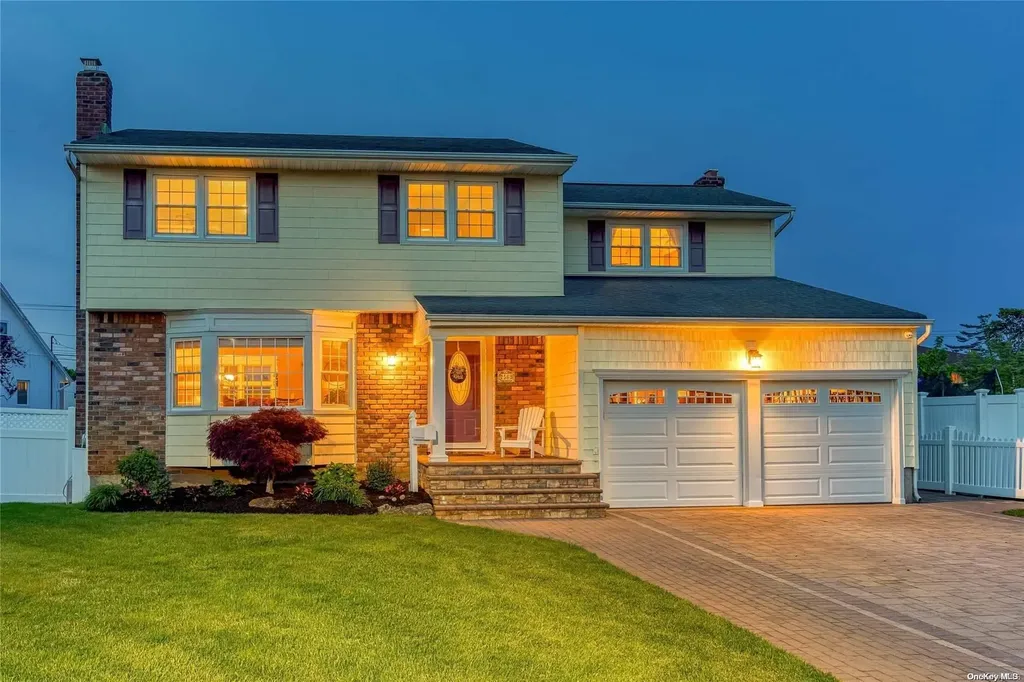 2569 Washington Boulevard North Bellmore NY 11710