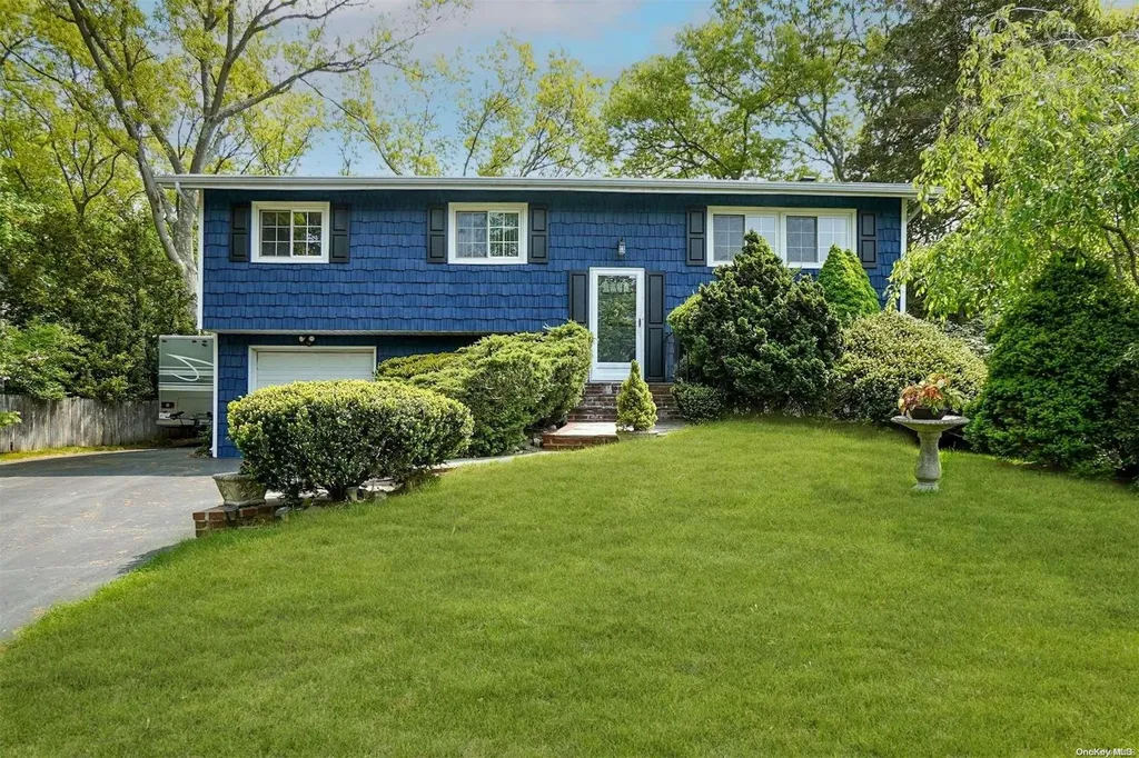 37 Nowick Lane Smithtown NY 11787