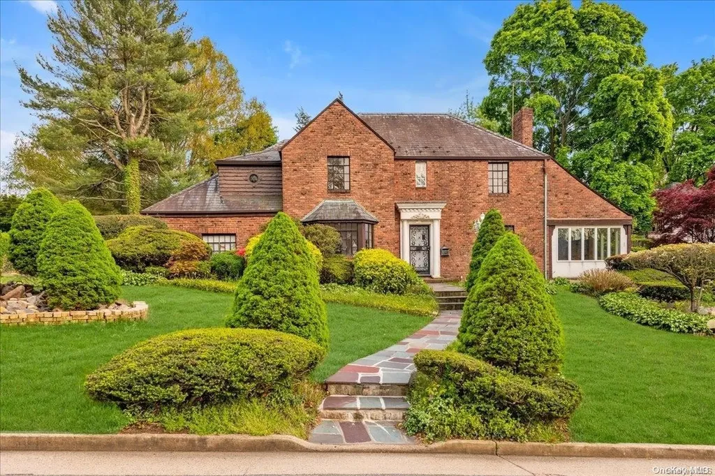 56 Old Ox Road Manhasset NY 11030