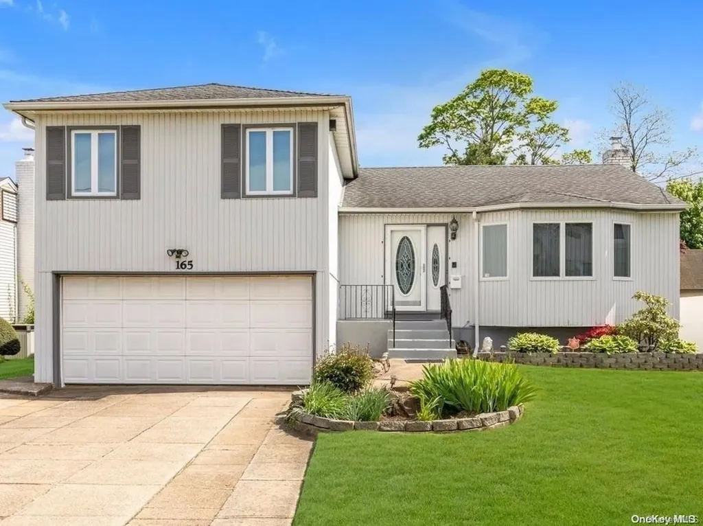165 Lexington Avenue Freeport NY 11520