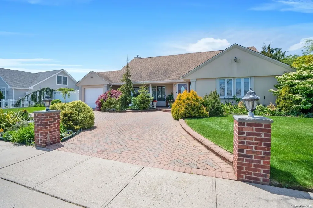 43 Carousel Lane Lido Beach NY 11561