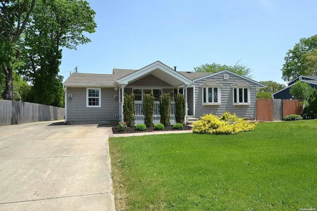 26 Hunter Lane Centereach NY 11720