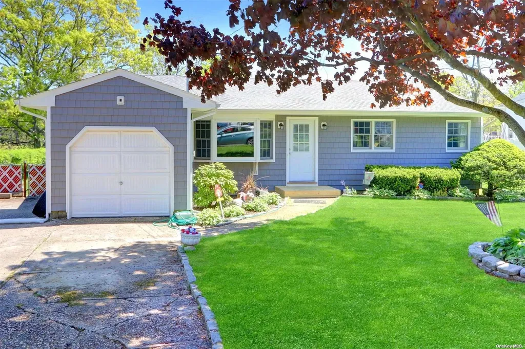 77 Serene Place Hauppauge NY 11788