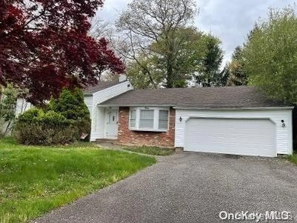 9 Tower Place Smithtown NY 11787