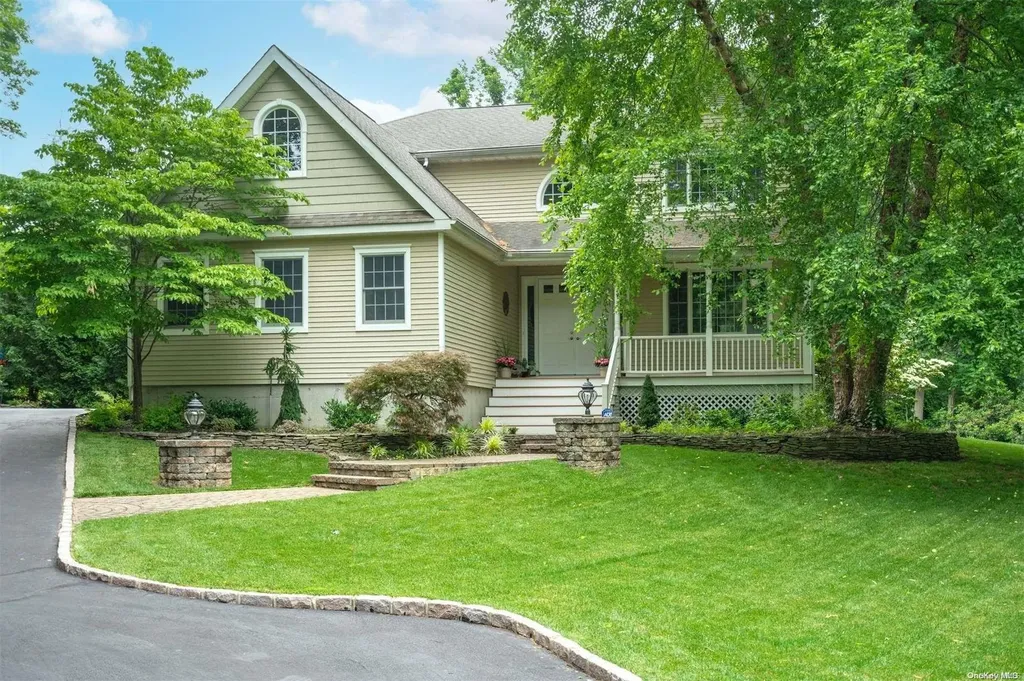 79 Mud Road Setauket NY 11733
