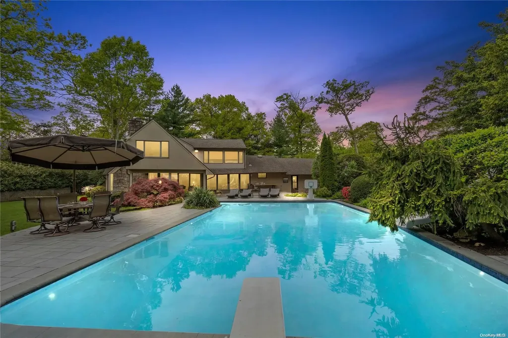 3 Meadowbrook Lane Old Westbury NY 11568