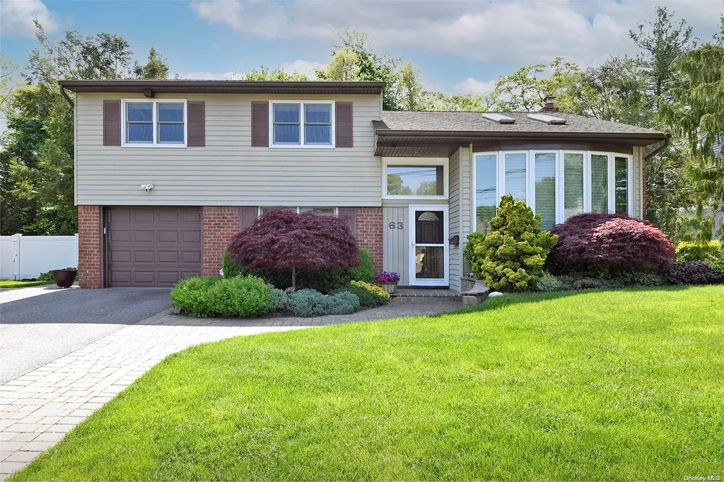 63 Pal Street Plainview NY 11803
