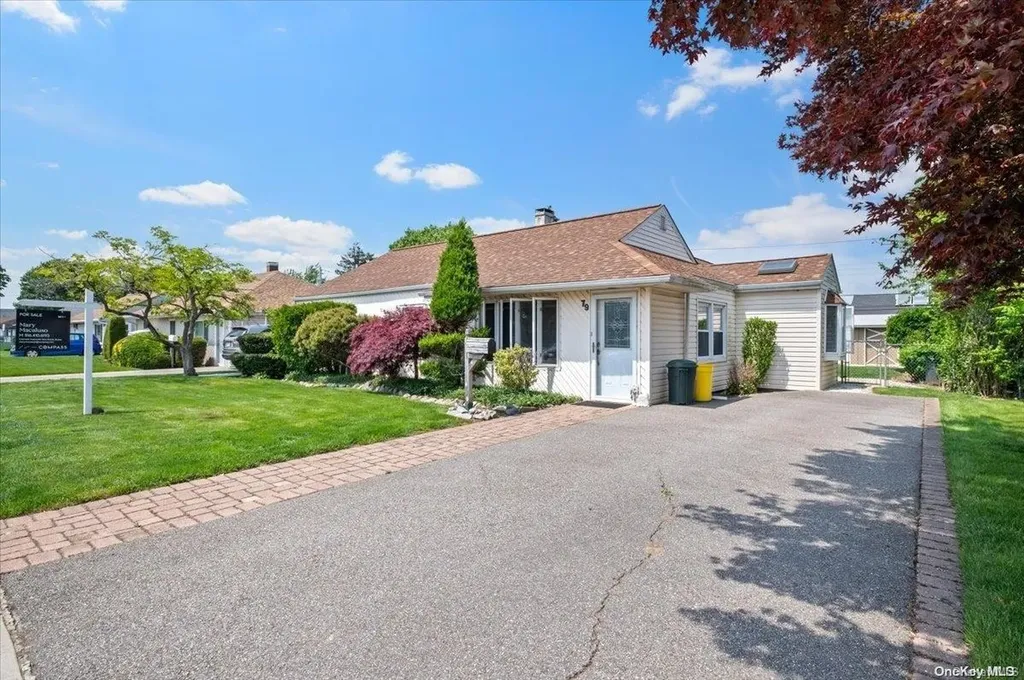79 Cherry Avenue Bethpage NY 11714