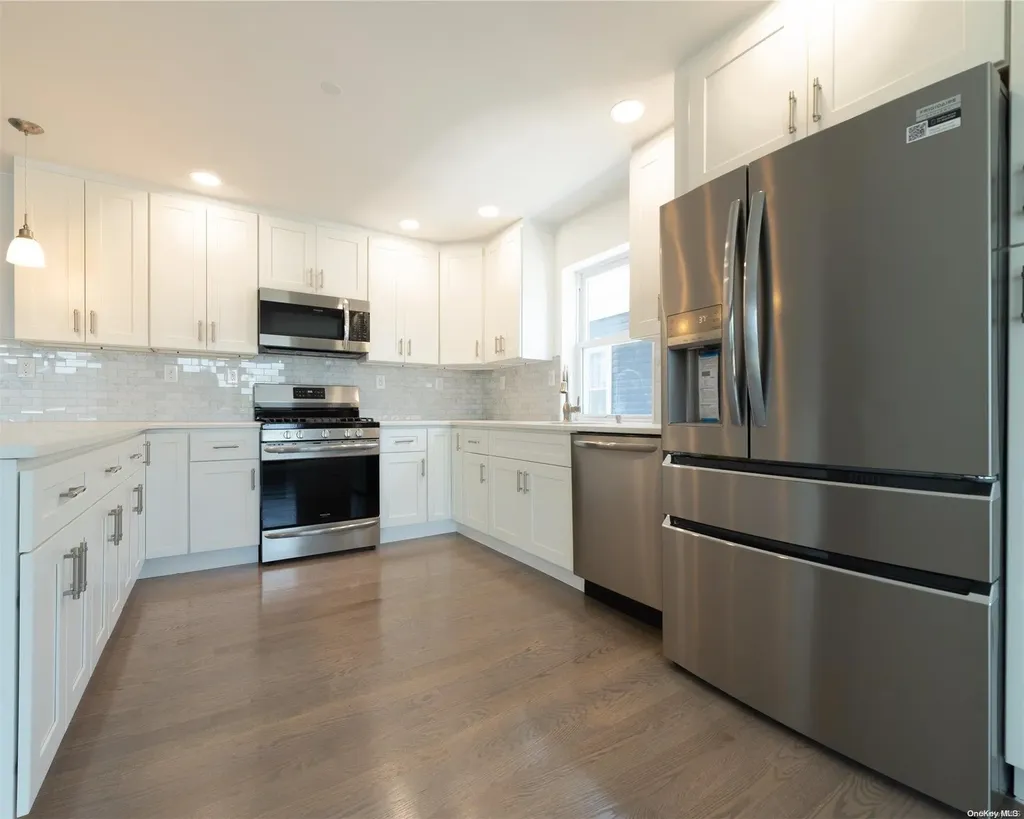 93 E Fulton Street Long Beach NY 11561