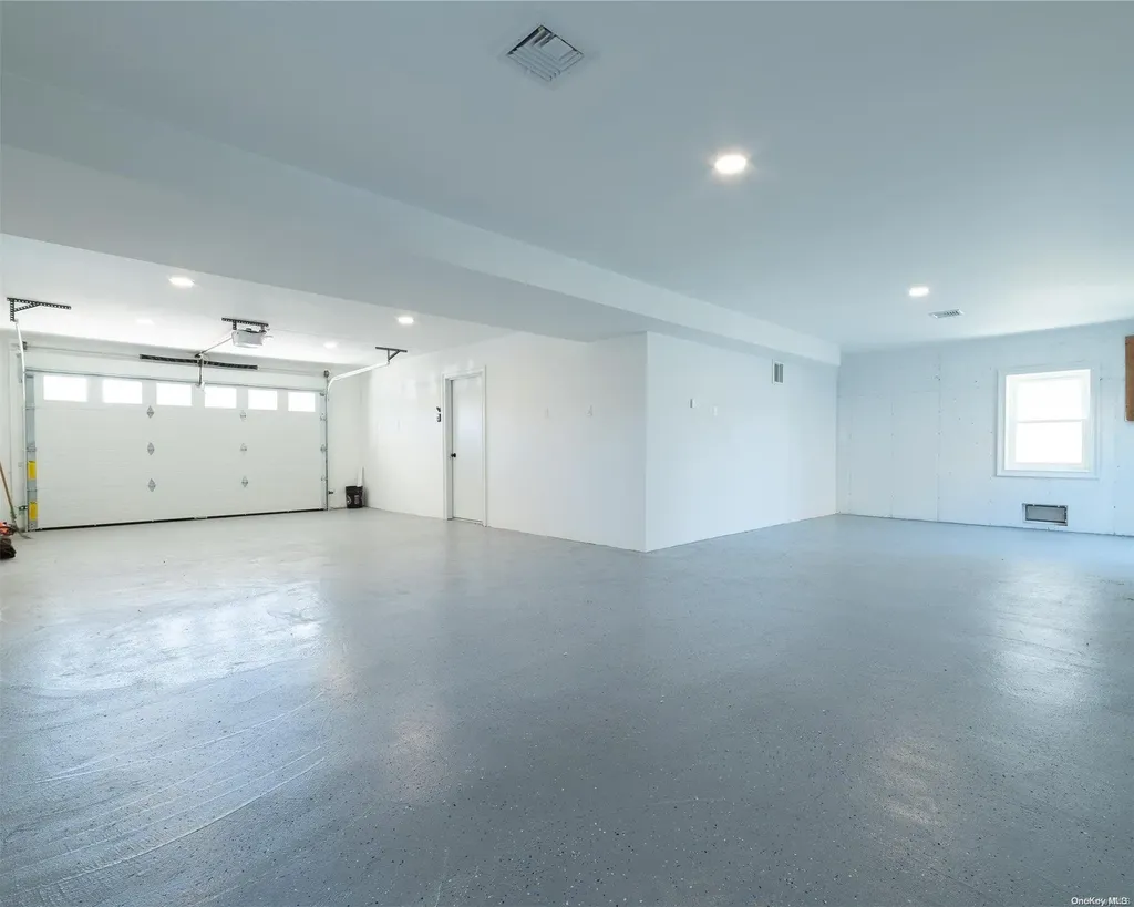 93 E Fulton Street Long Beach NY 11561