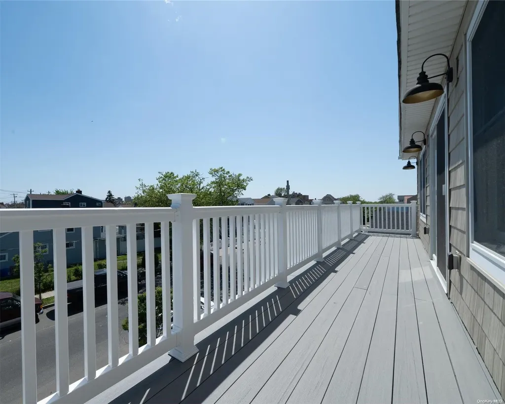 93 E Fulton Street Long Beach NY 11561