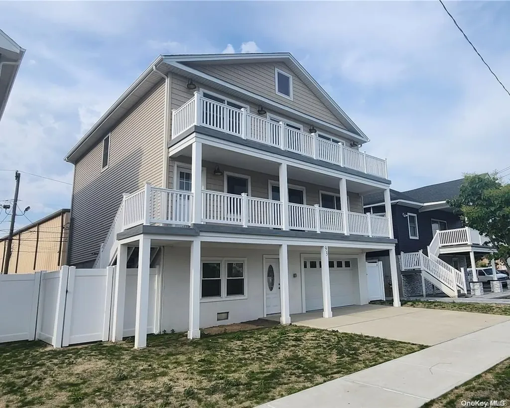 93 E Fulton Street Long Beach NY 11561