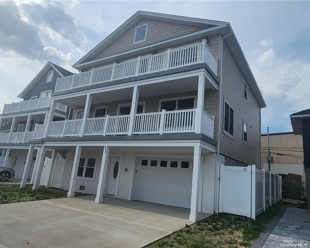 93 E Fulton Street Long Beach NY 11561