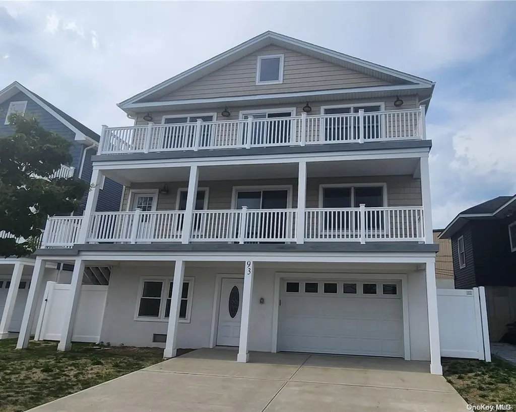 93 E Fulton Street Long Beach NY 11561